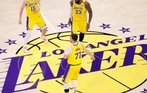  东契奇爆冷击败DWG，战术调整引爆全场！-云开体育app下载